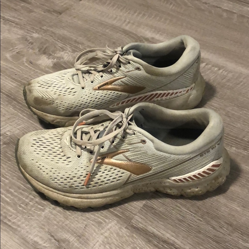Brooks Adrenaline GTS 19